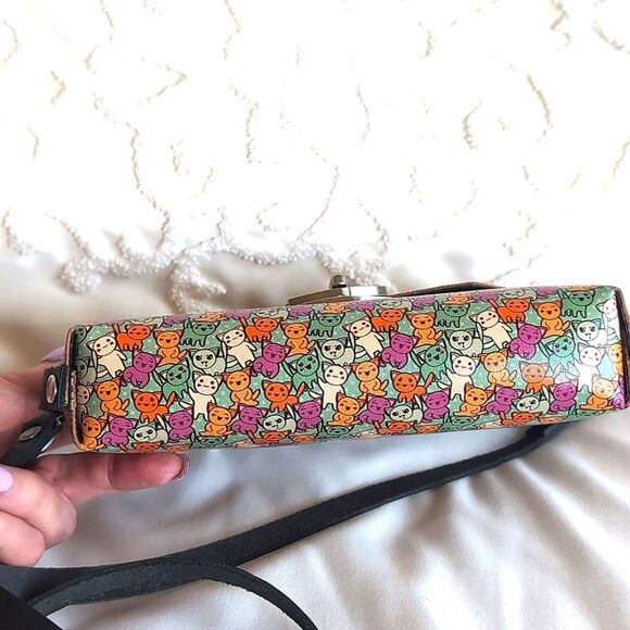 Jon Wye Vampire Cats Small Clutch/Crossbody 😺 - Picture 8 of 16